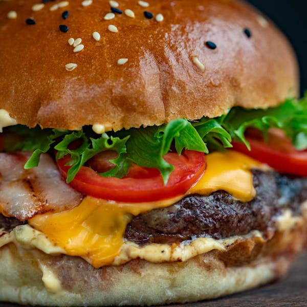 Grass-Fed Beef &
Farm Fresh Produce