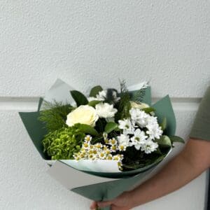 WHITE MIXED SEASONAL BOUQUET